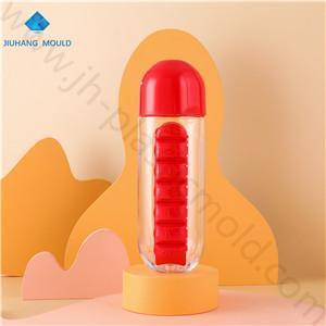 600ml Red plastic water bottle with organizer pill box compartments 